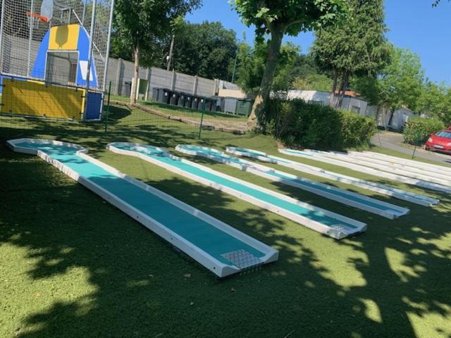 Camping Le Ruisseau Saint-André-de-Seignaux Esterno foto