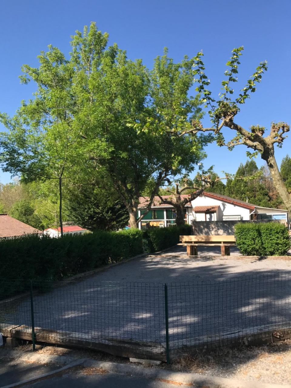 Camping Le Ruisseau Saint-André-de-Seignaux Esterno foto