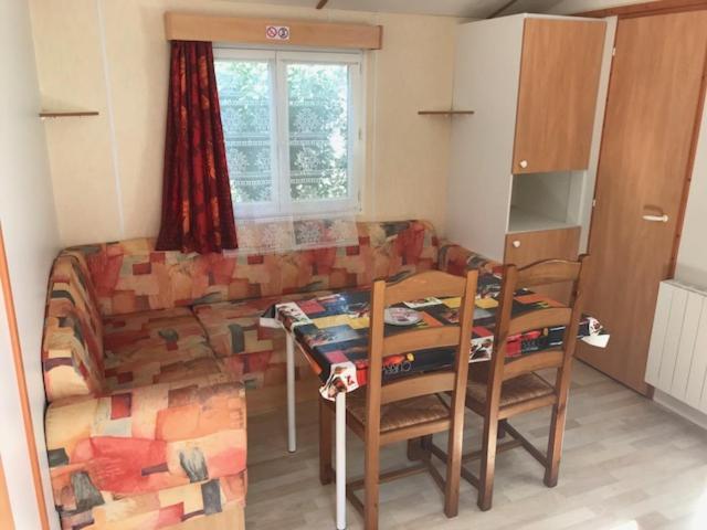 Camping Le Ruisseau Saint-André-de-Seignaux Esterno foto