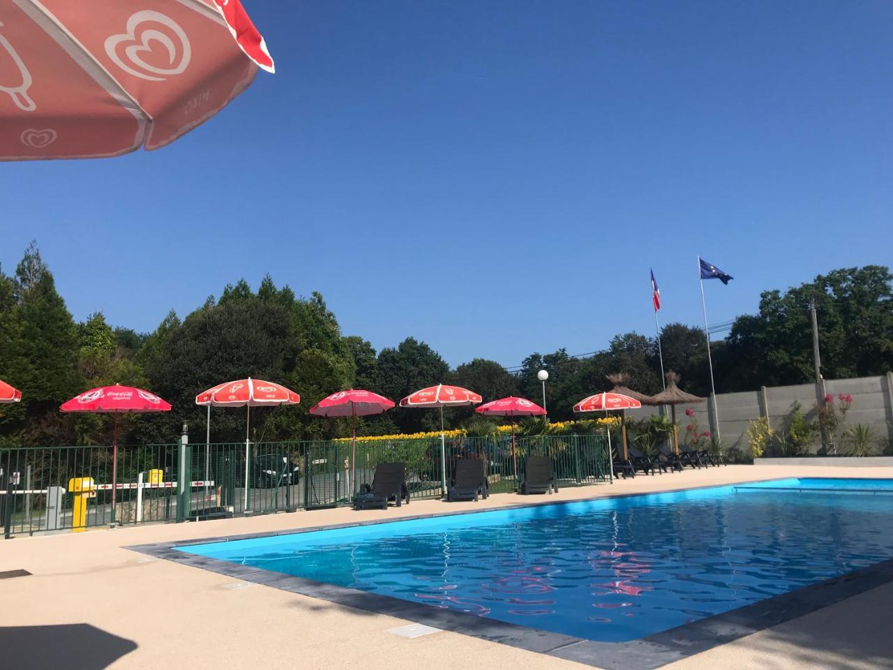 Camping Le Ruisseau Saint-André-de-Seignaux Esterno foto